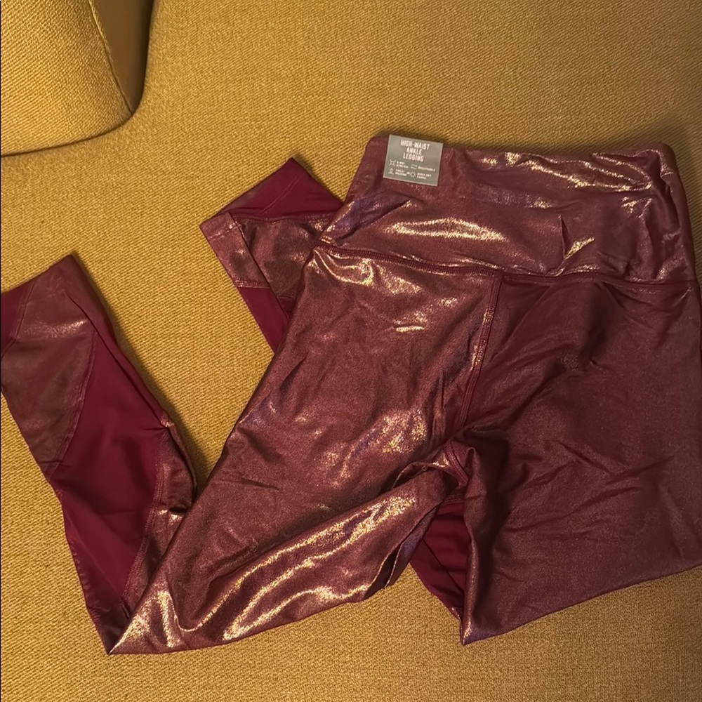 PINK Ultimate high-waist ankle shimmer legging! - Picture 5 of 14